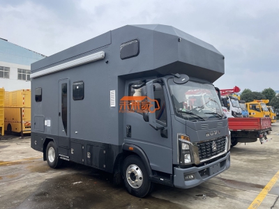 重汽豪沃統(tǒng)帥2.5T柴油自動(dòng)擋旅居式房車